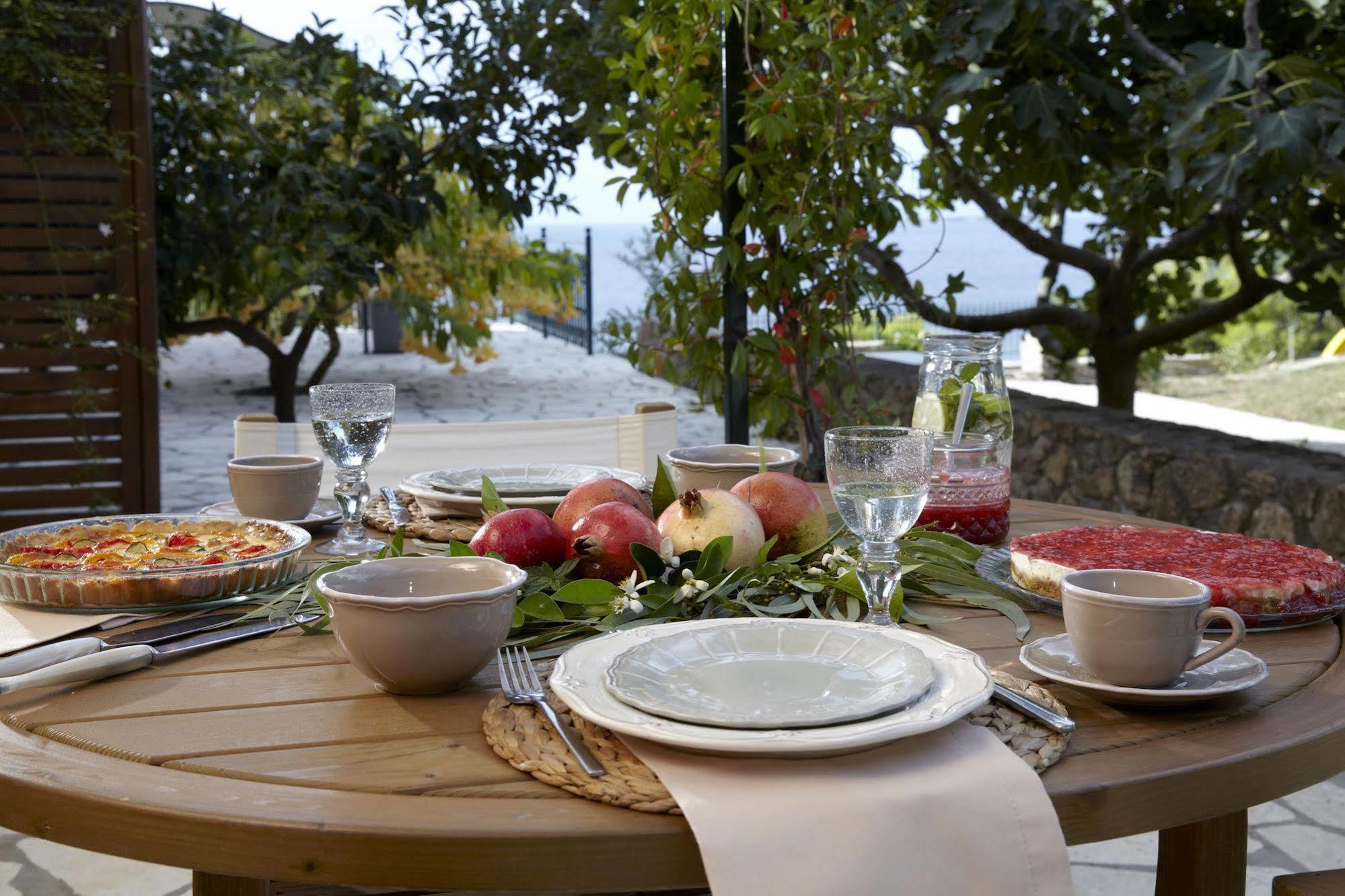 Avra Private Suites Ласси Экстерьер фото
