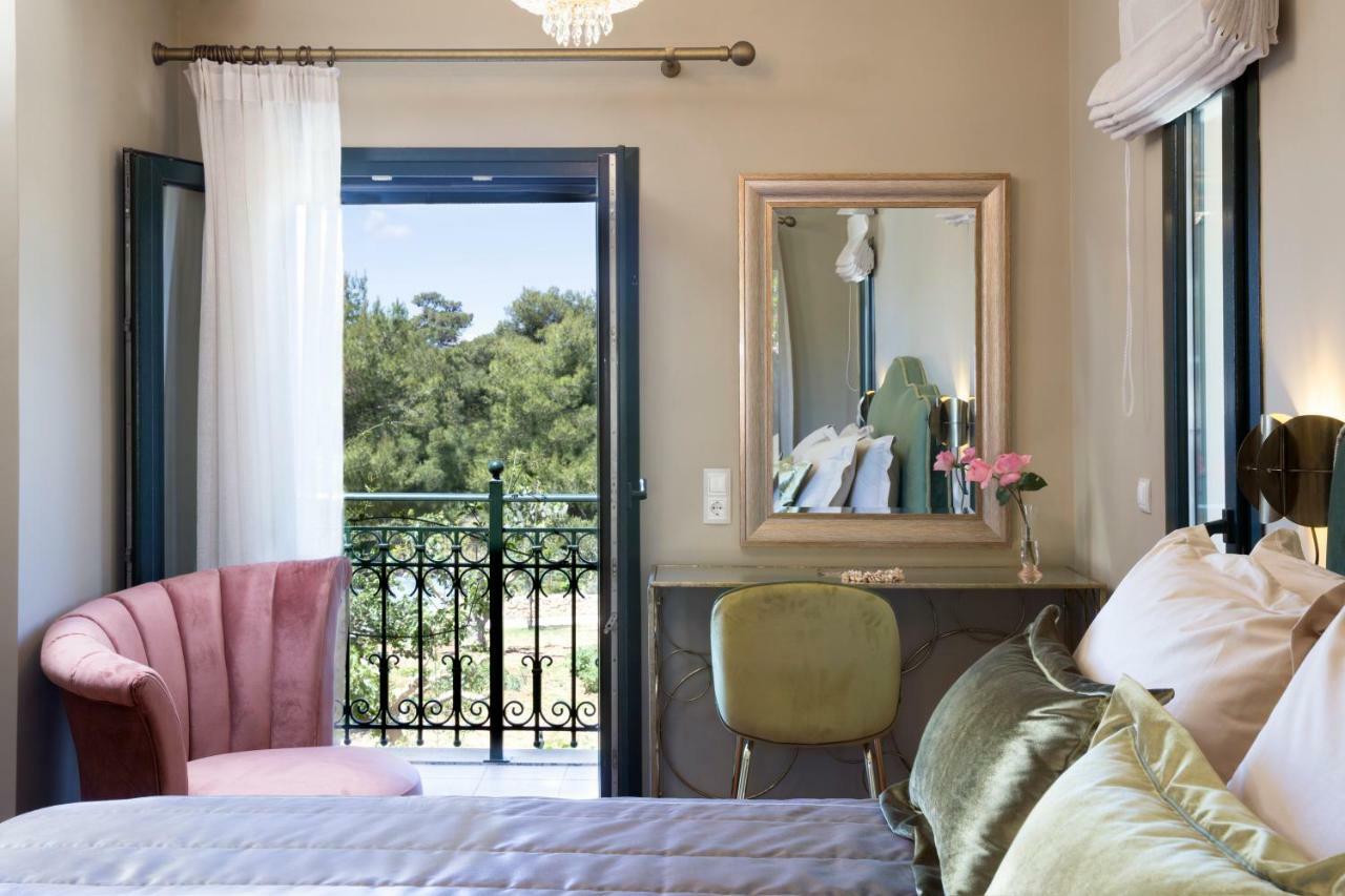 Avra Private Suites Ласси Экстерьер фото