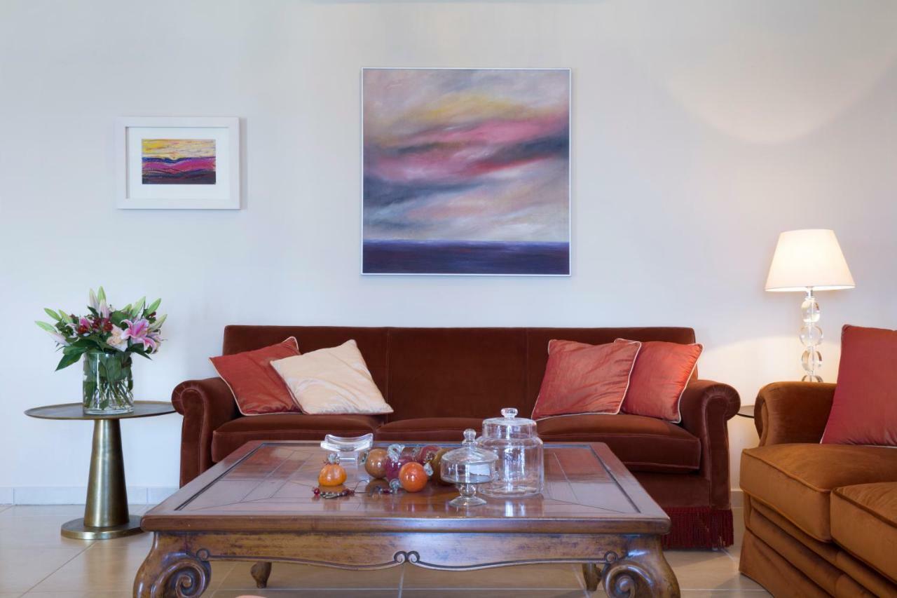 Avra Private Suites Ласси Экстерьер фото