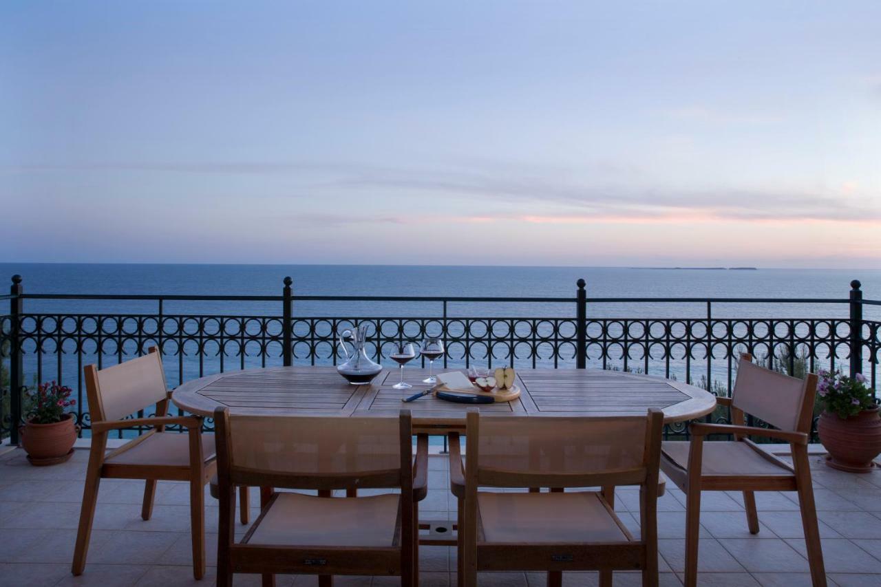 Avra Private Suites Ласси Экстерьер фото