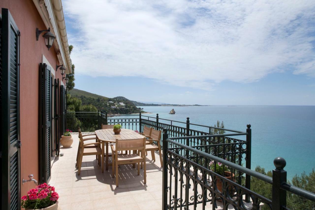 Avra Private Suites Ласси Экстерьер фото